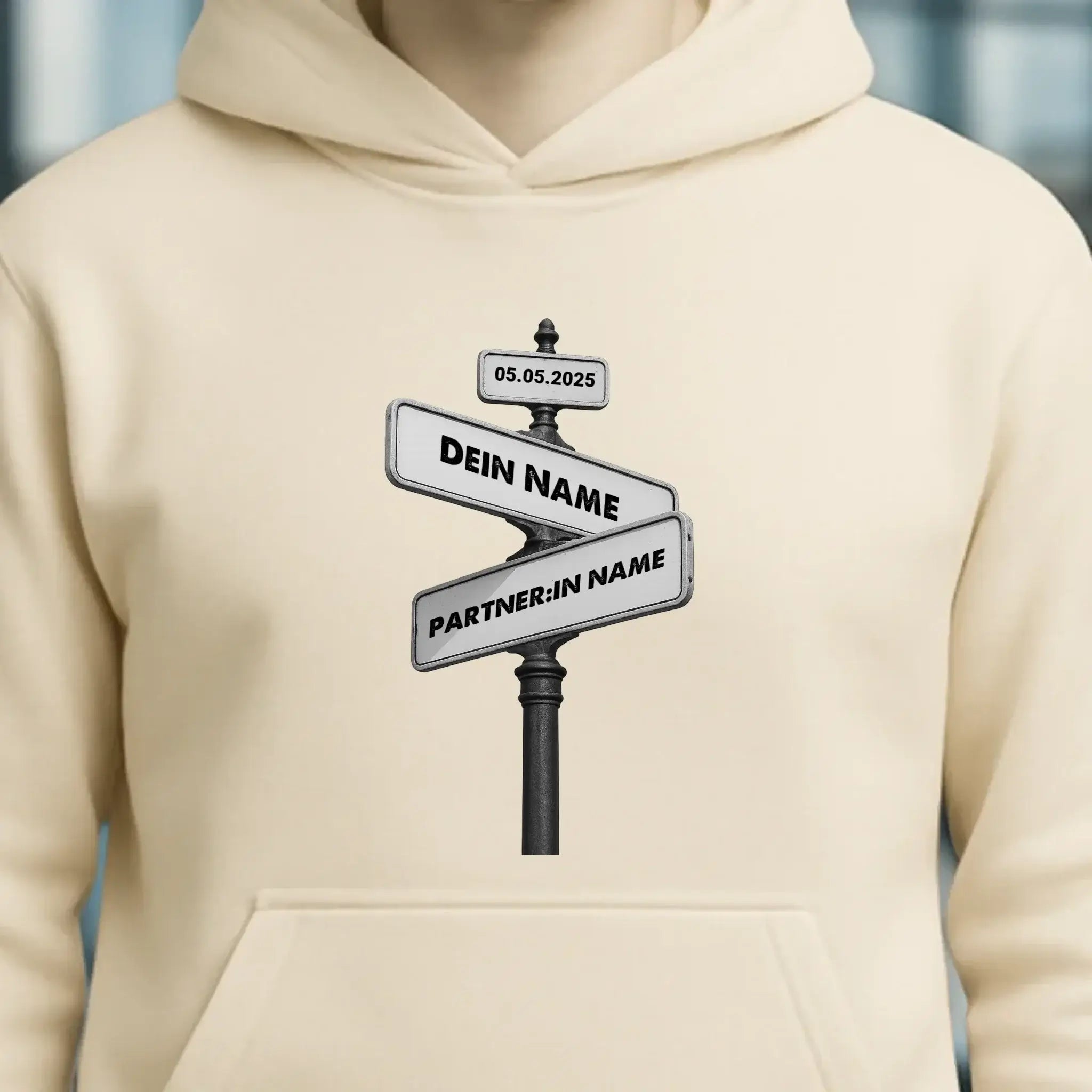 Straßenschild Datum + Wunschtext diverse Hintergründe personalisiert • Unisex Hoodie für Damen & Herren • Bio