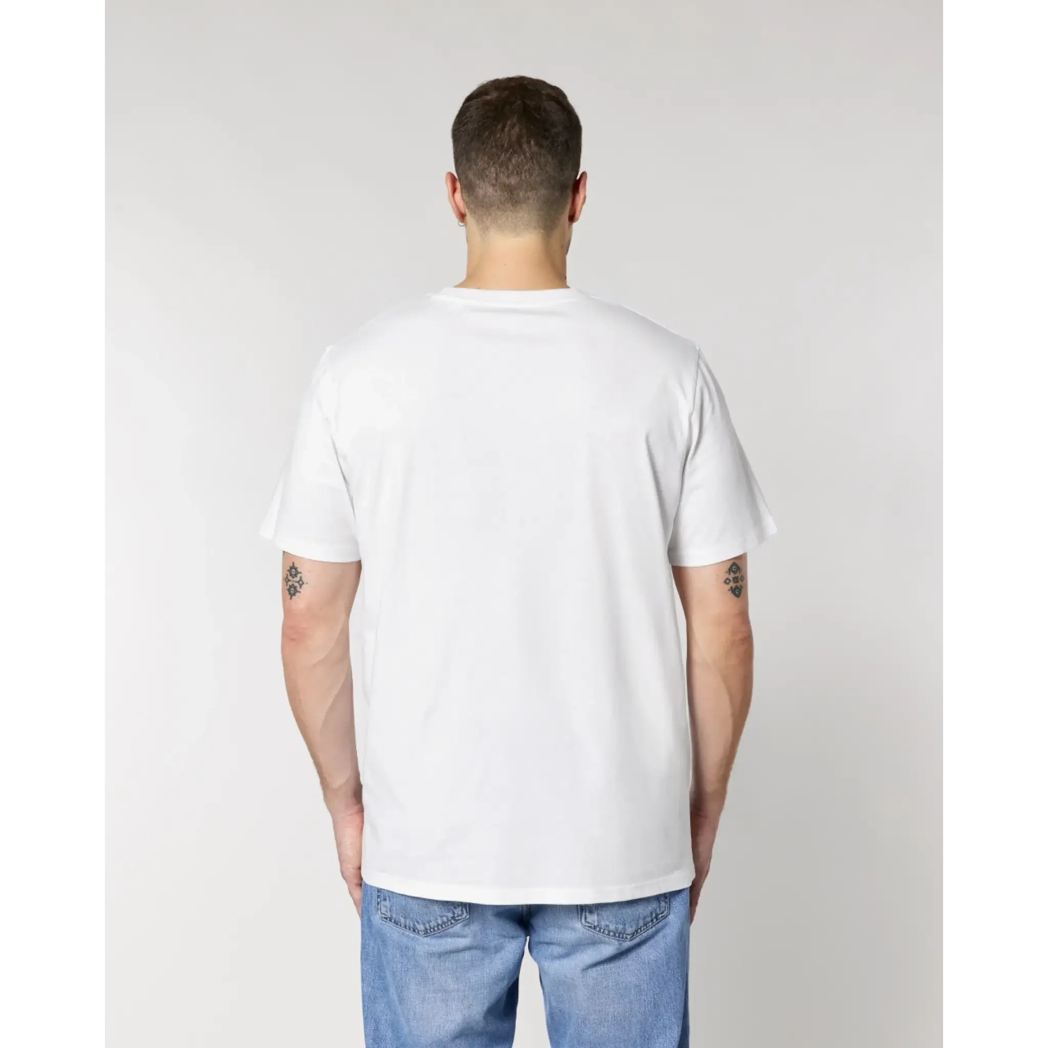 Creator 2.0_White_Studio_Back_Main_0