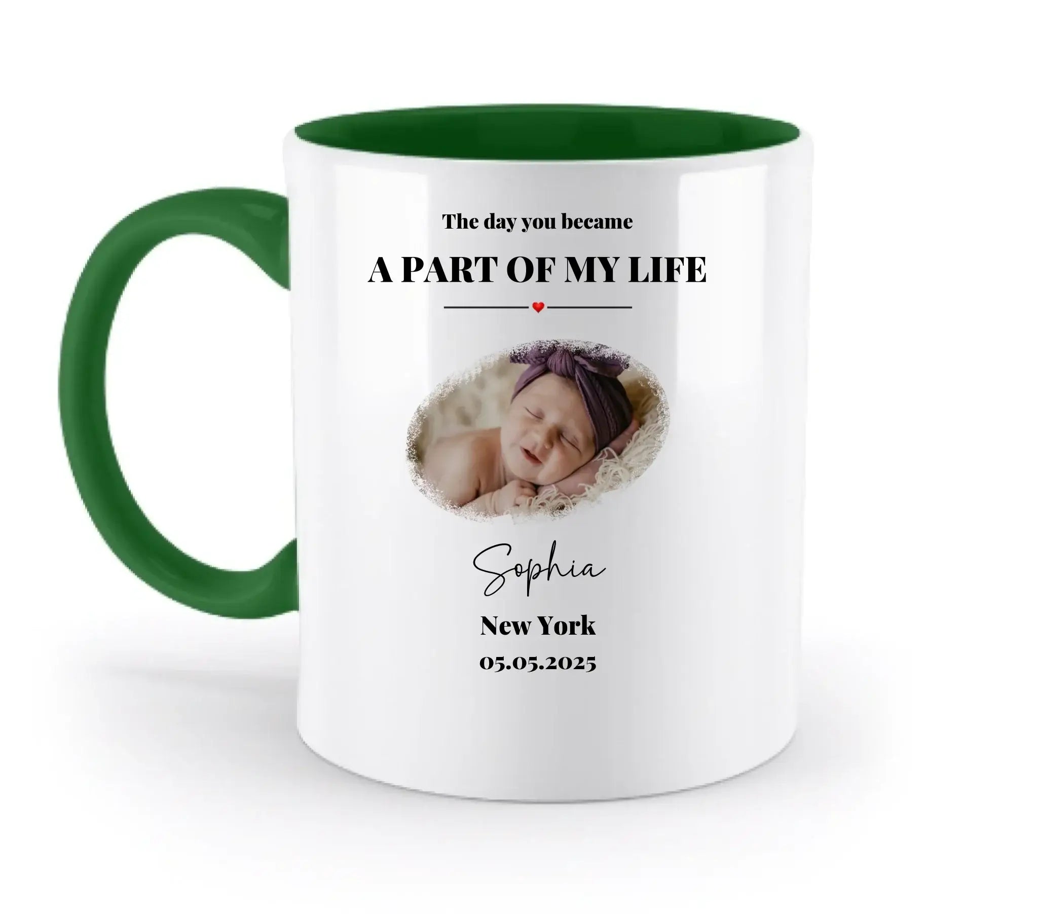 Weiße keramiktasse mit grünem innenraum und griff personalisiert mit babyfoto sophia text und datum spülmaschinenfest