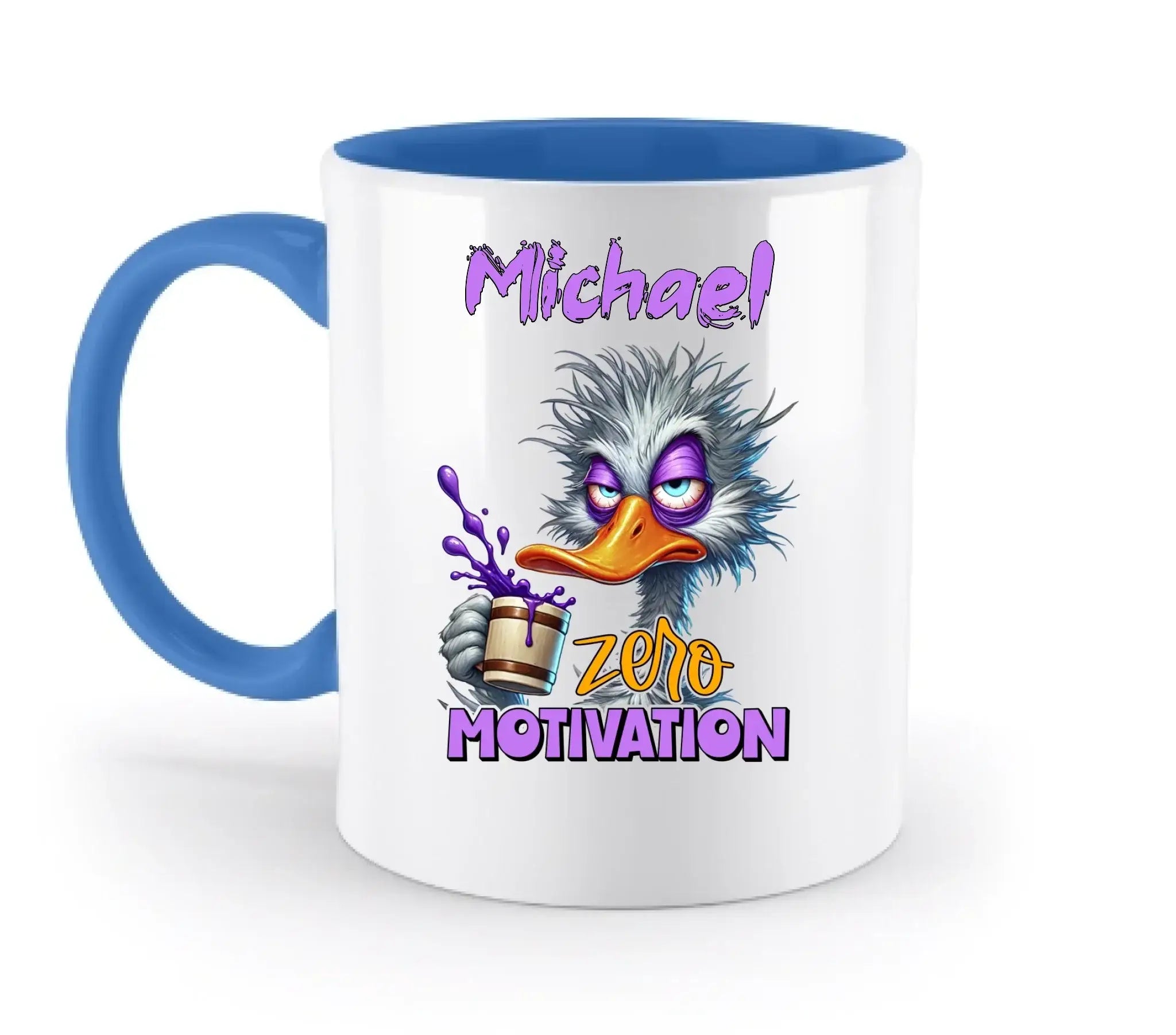 Weiße keramik tasse mit blauem griff und innenrand, cartoon-strauß mit kaffeetasse und lila spritzern, personalisierbar und spülmaschinenfest