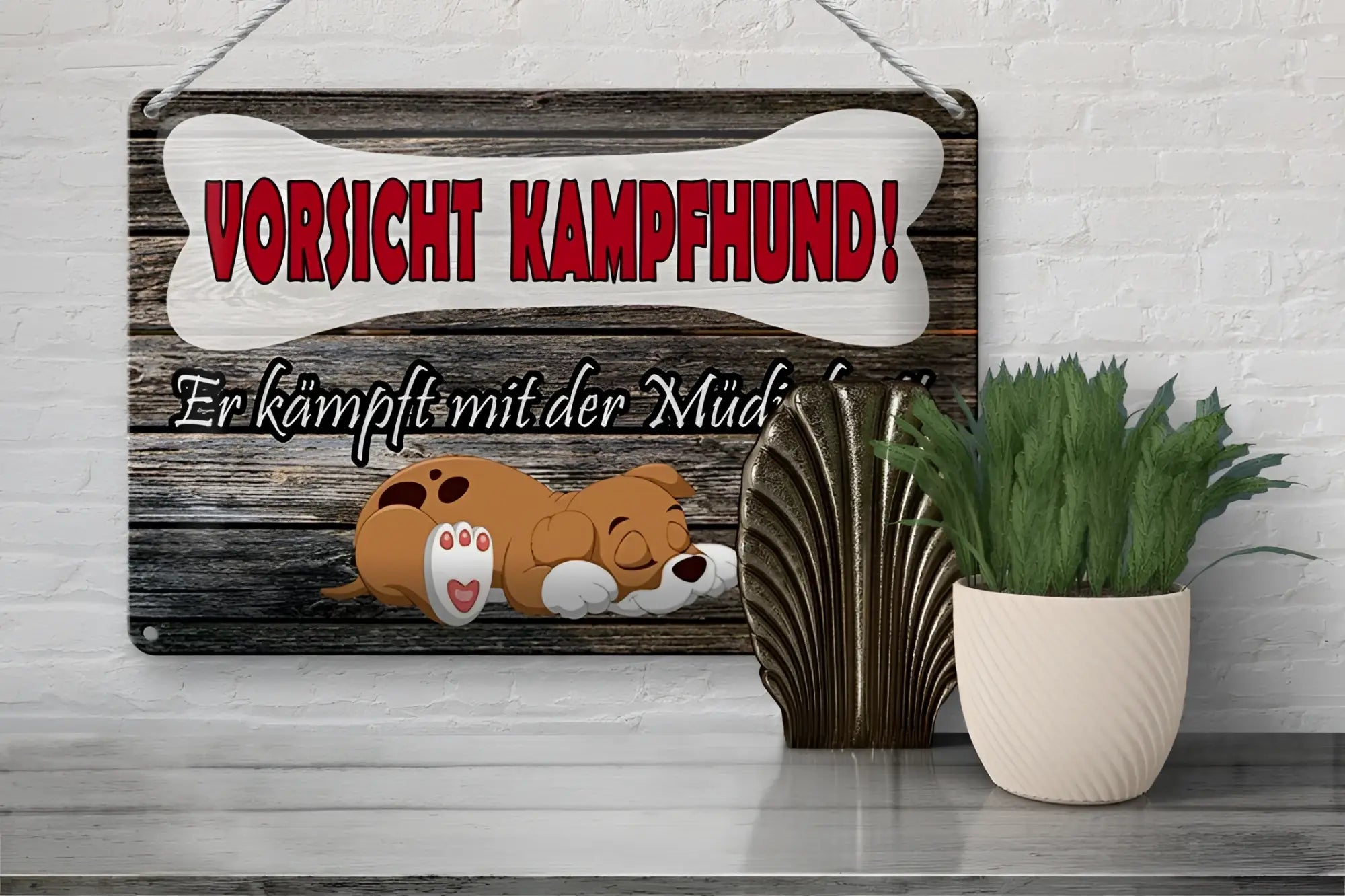 rustikales blechschild 20x30cm mit weißem knochen und rotem schwarzem vorsicht kampfhund Text plus schlafendem welpen