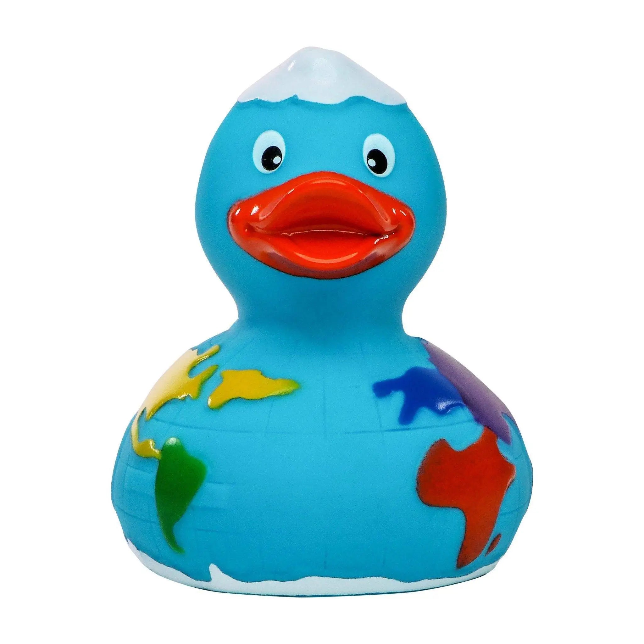 Blaue gummiente welt mit glanzfinish und bunten kontinente in gelb grün rot und lila samt weißem schaum