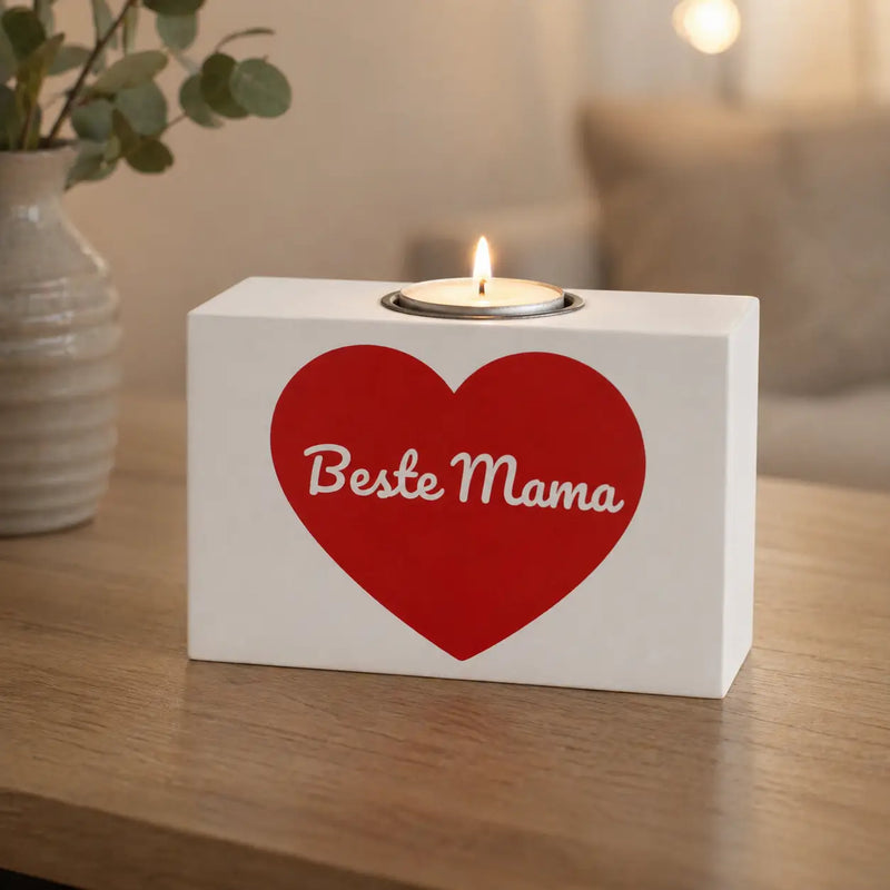 Weißer rechteckiger kerzenhalter aus keramik mit rotem herz und beste mama schriftzug inklusive silbernem teelichtbecher