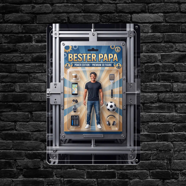 Eine „bester Papa“-Premium-3D-Figur in einer silberfarbenen Metall-Display-Vitrine, mit einem lächelnden Mannequin in blauen Jeans und einem dunklen T-Shirt.