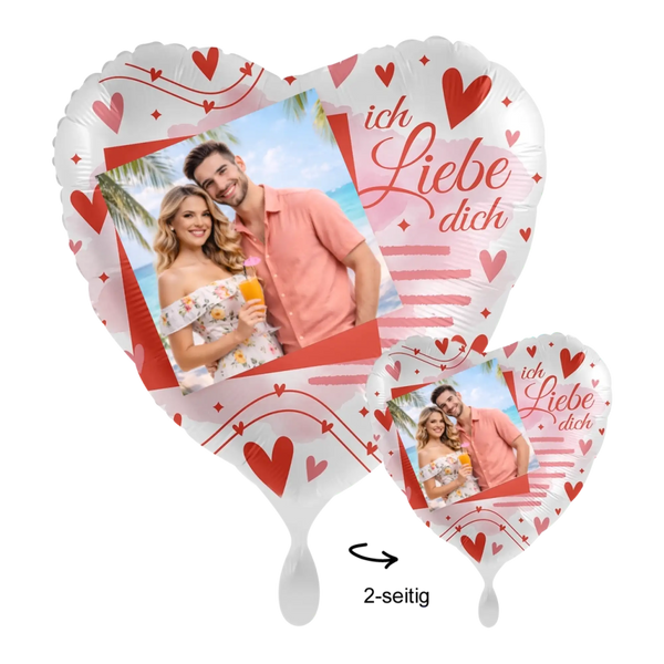 Weiße herzförmige Folien-Luftballon mit roten Herzen und dem Text „ich liebe dich“, mit einem gedruckten Foto eines Paares auf der Vorderseite.