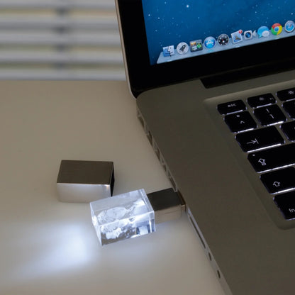 3D Foto USB Stick mit Beleuchtung 16GB • Lasergravur (personalisierbare Fotogeschenke) - Glas / personalisierbare