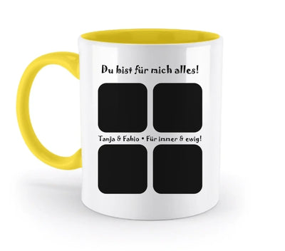 Weiße keramik tasse mit gelbem griff und innen, vier foto slots und text du bist für mich alles aus der statement collection