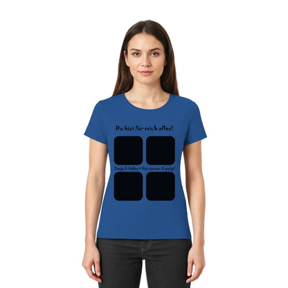 Blaues damen t shirt mit schwarzem text und vier quadratischen patches aus der statement collection von 4er collage