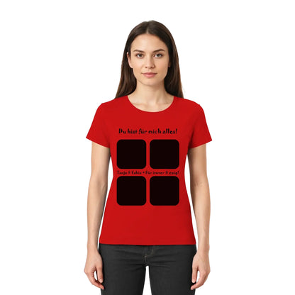 Rotes damen t shirt mit schwarzem schriftzug und vier quadratischen patches aus statement collection serienartikel