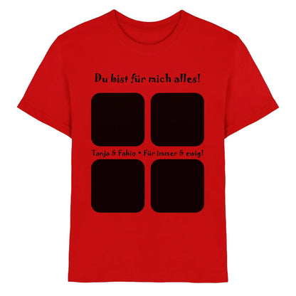 Rotes baumwoll t shirt mit schwarzem text und vier quadratischen foto rahmen aus der statement collection