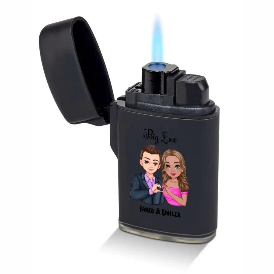 5in1: Sweet Couple (personalisierbar) - Sturmfeuerzeug mit blauer Flamme - HalloGeschenk.de #geschenkideen# #personalisiert# #geschenk#