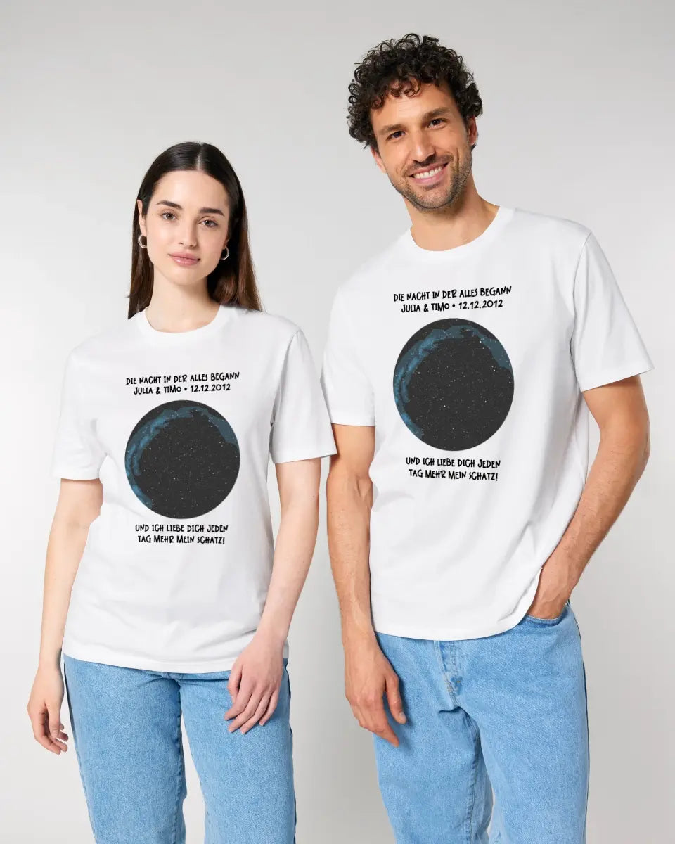 Echte Sternenkarte mit Ort/Zeit und deinem Text • Unisex Premium T-Shirt XS-5XL aus Bio-Baumwolle für Damen & Herren • Exklusivdesign • personalisiert