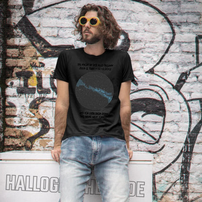 Echte Sternenkarte mit Ort/Zeit und deinem Text • Unisex Premium T-Shirt XS-5XL aus Bio-Baumwolle für Damen & Herren • Exklusivdesign • personalisiert