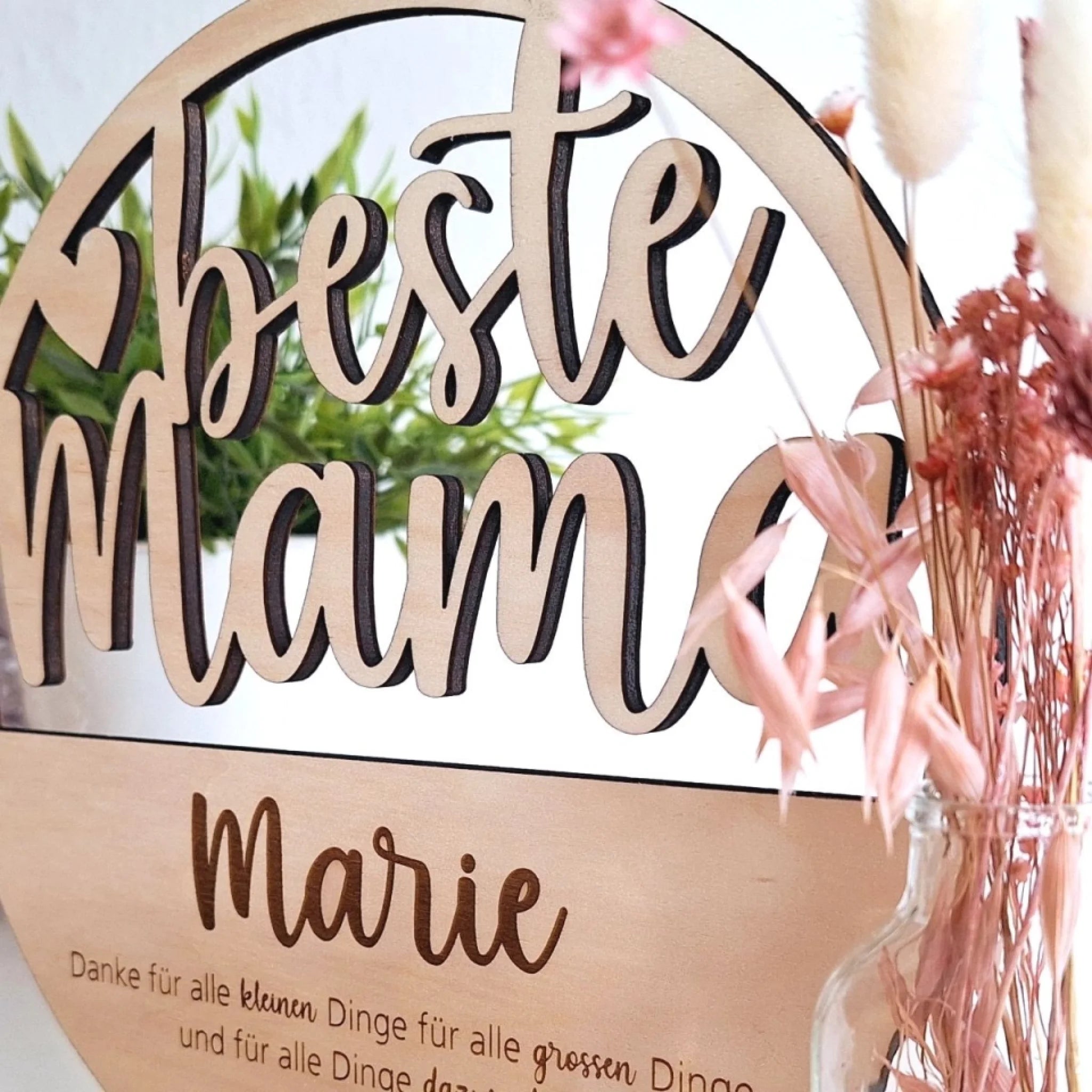 5 verschiedene Designs zur Auswahl: Beste Mama Holzdeko mit Trockenblume und Vase • personalisierbar