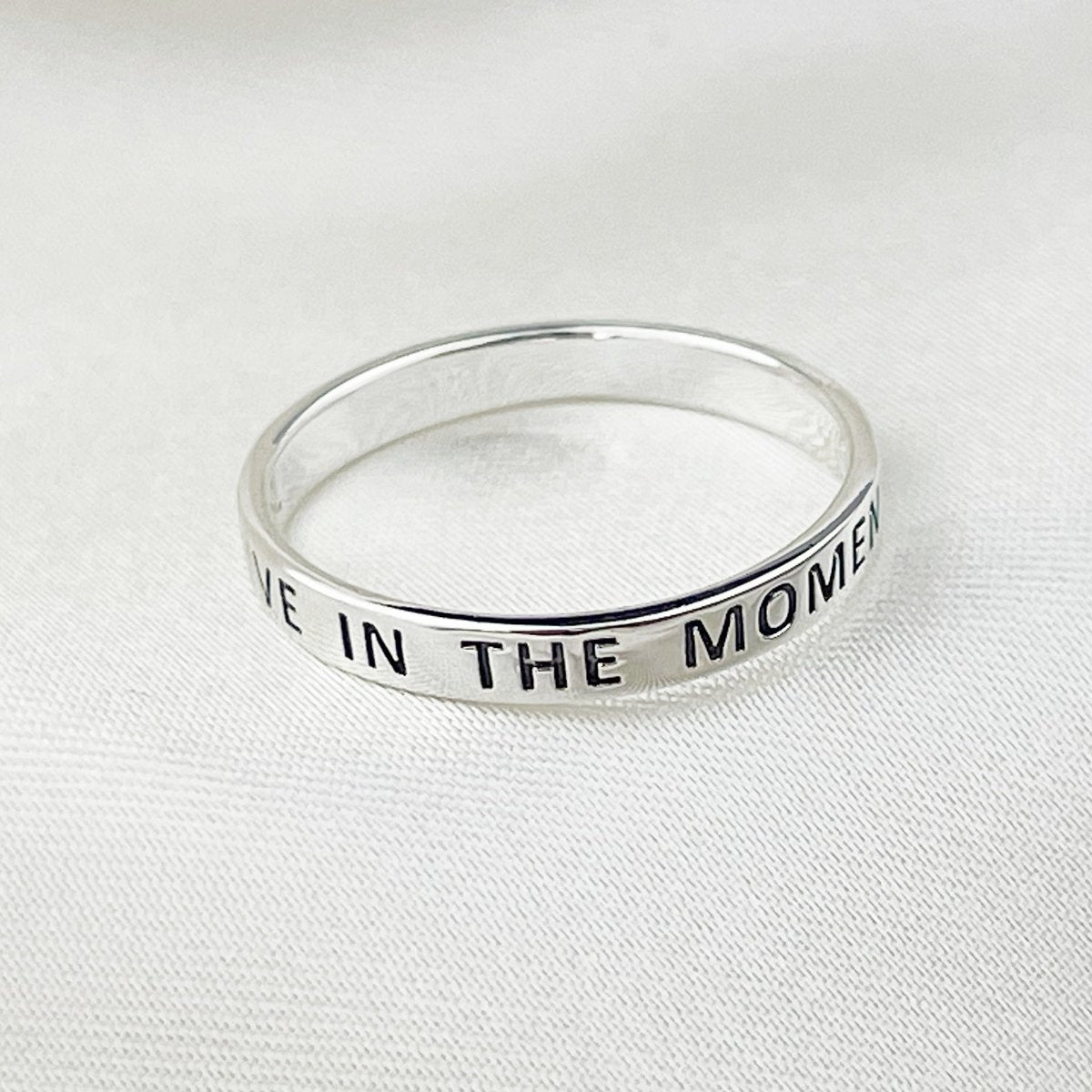 LIVE IN THE MOMENT Ring - 925 Sterling Silber Gravur Stempel Fingerring RG925-50