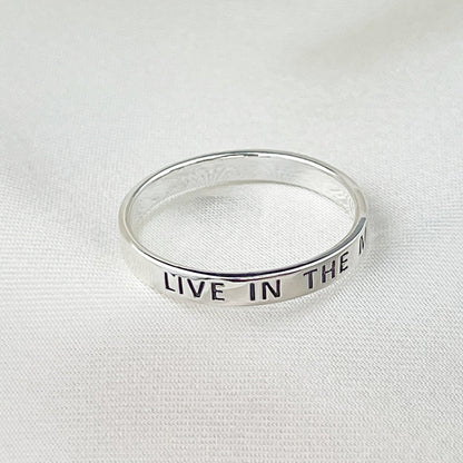 LIVE IN THE MOMENT Ring - 925 Sterling Silber Gravur Stempel Fingerring RG925-50