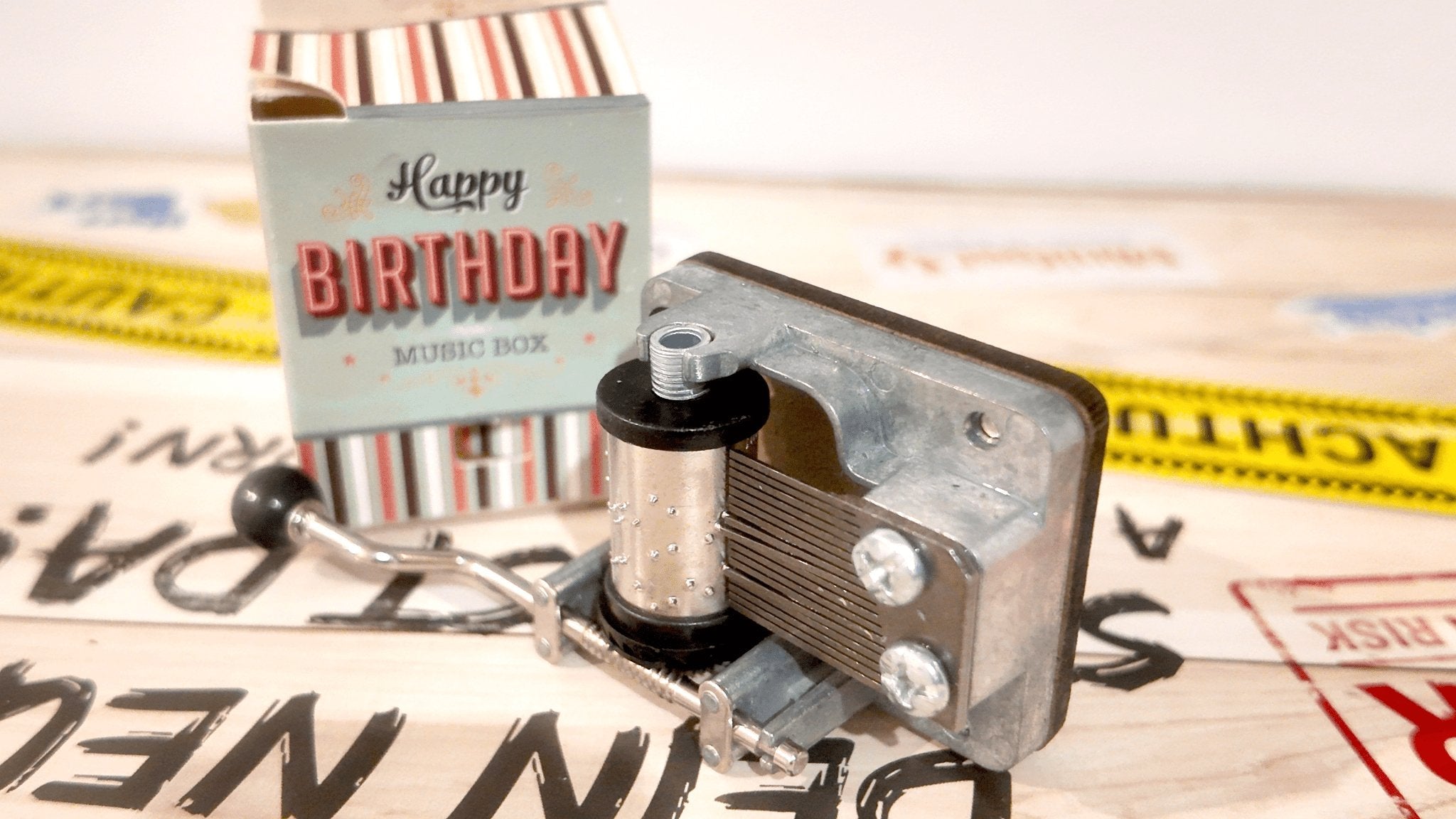 Musikbox zum Geburtstag • Happy Birthday • ca. 4 x 5 cm Spieluhr