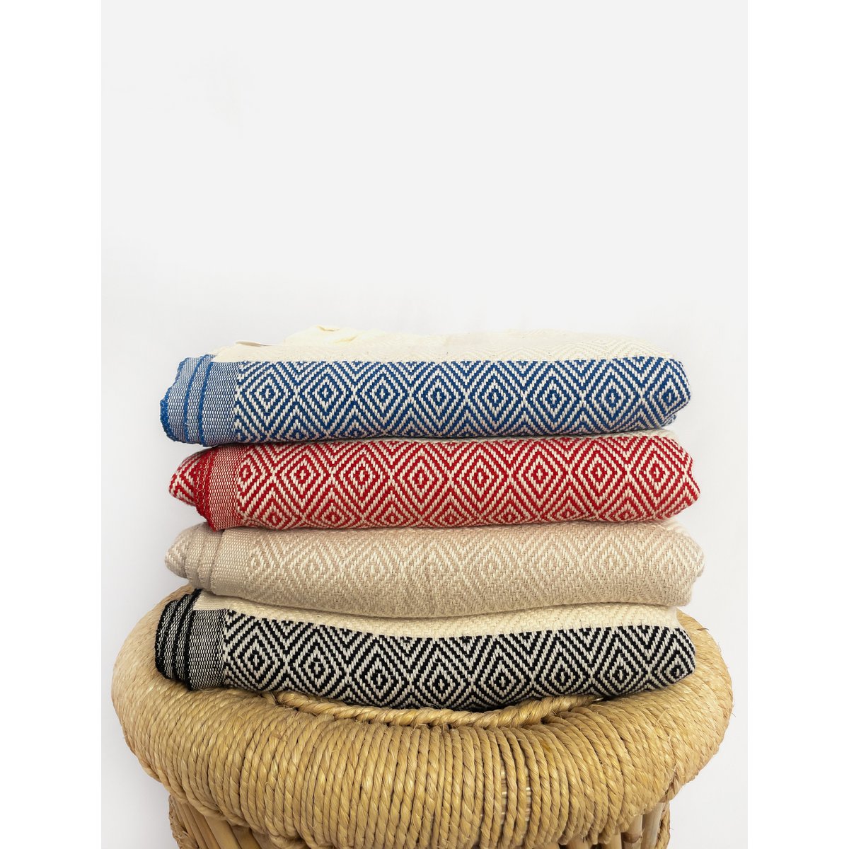 OTTO Red Handwoven Turkish Towel - A Stylish Addition to Your Self Care Routine • türkisches Handtuch / Hamamtuch