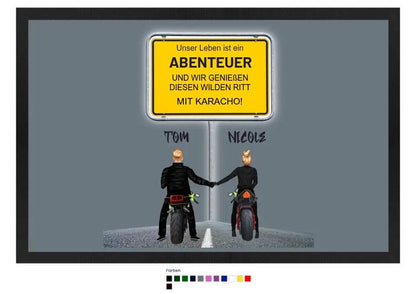 Ortsschild-Designer mit Motorrad-Couple • Fußmatte mit Gummirand 60x40 cm in 12 Farben