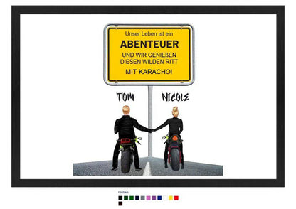 Ortsschild-Designer mit Motorrad-Couple • Fußmatte mit Gummirand 60x40 cm in 12 Farben