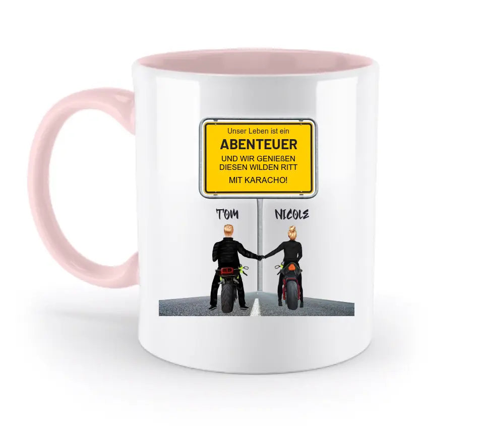 Ortsschild-Designer mit Motorrad-Couple • zweifarbige Tasse