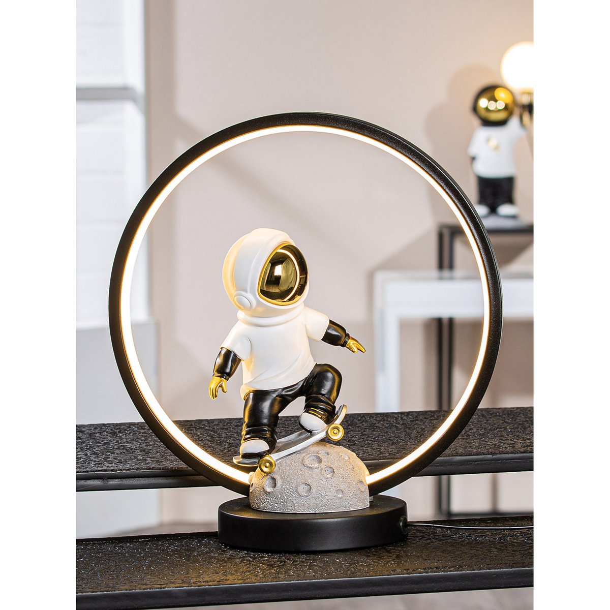 Tischleuchte Astronaut im Ring H.33 cm