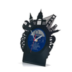 Schwarze schallplattentischuhr mit cityscape-silhouette und blauem zifferblatt san francisco motiv