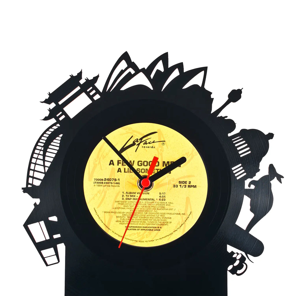 Schallplattentischuhr sydney aus schwarzer vinyl mit gelbem zentrieretikett paar gute männer und skyline cutouts