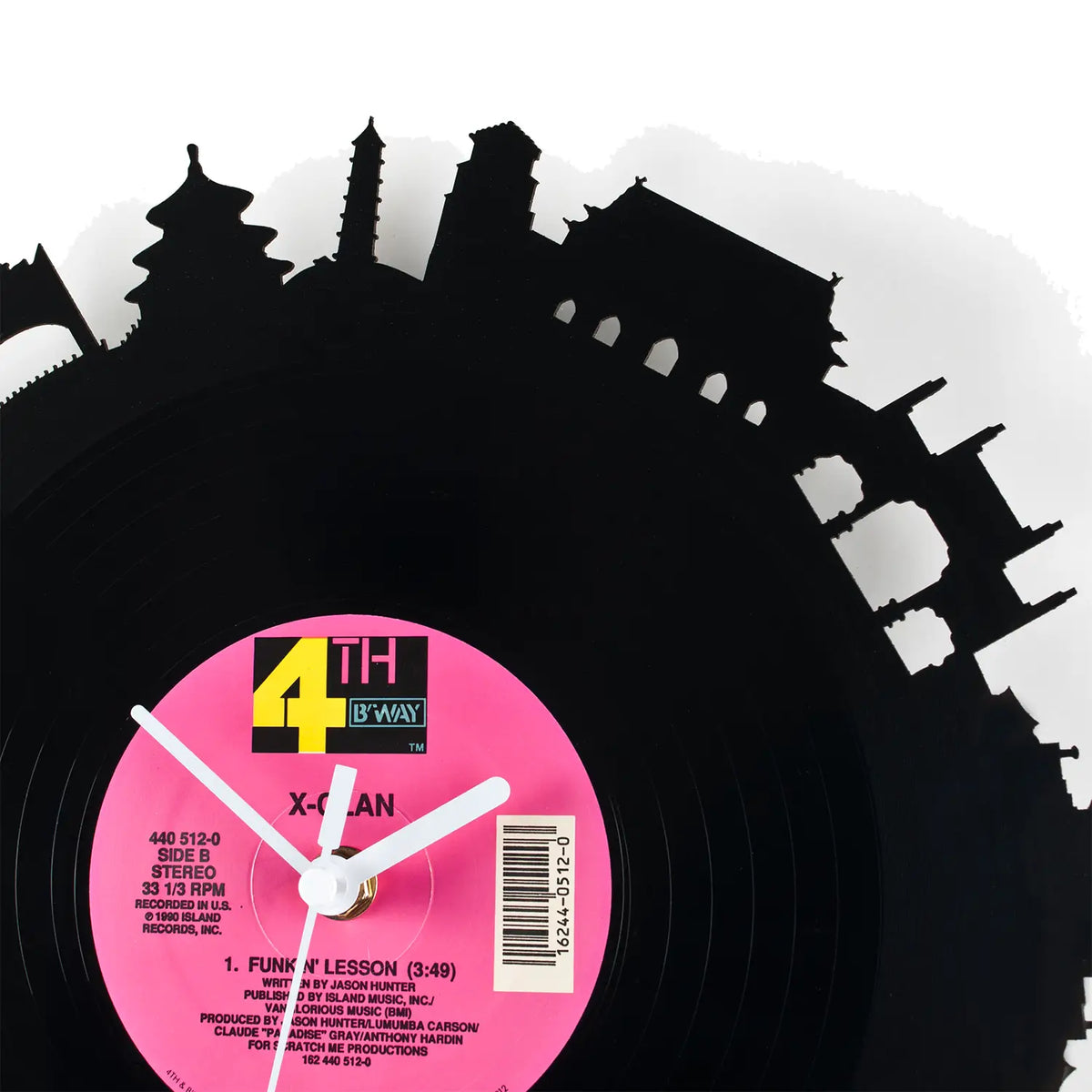 Schallplattenuhr peking mit schwarzer vinyluhr und pinkem label funk n lesson von the 4th way x-clan und chinesischen architektursilhouetten