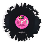 Schallplattenuhr peking schwarze vinyl wanduhr mit rosa label weißen zeigern und peking skyline silhouette