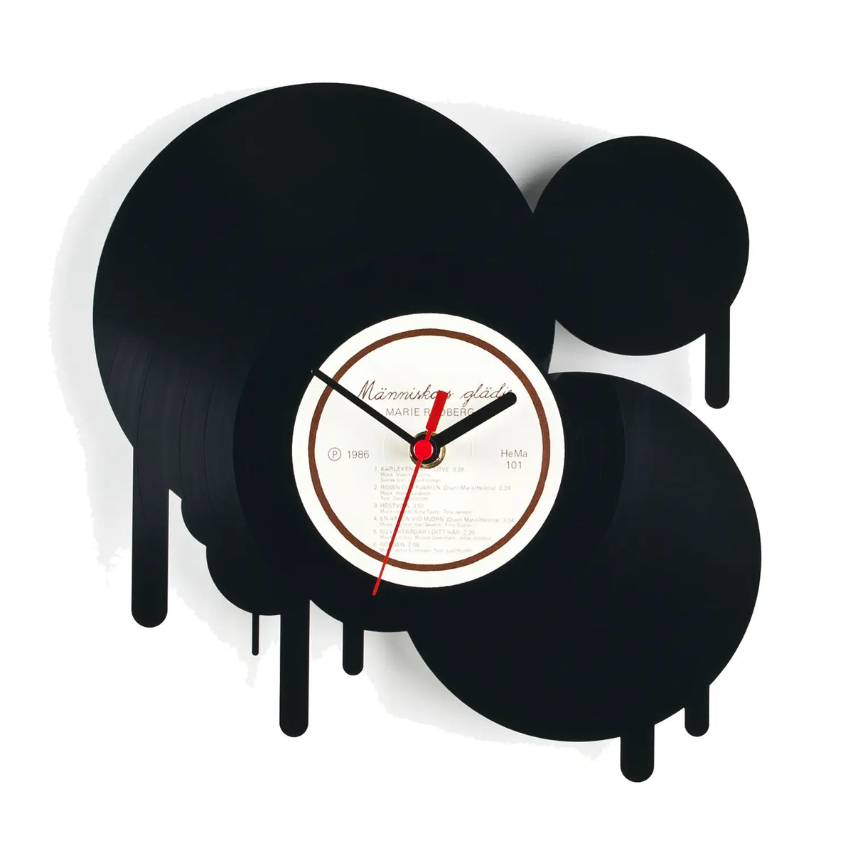 Schallplattenuhr tintenklekse in form von mickey mouse aus schwarzem vinyl mit weißem zentrum und roten zeigern