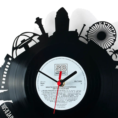 Schallplattenuhr los angeles schwarze vinyluhr mit weißem zifferblatt und silhouetten von stadtwahrzeichen und palmen