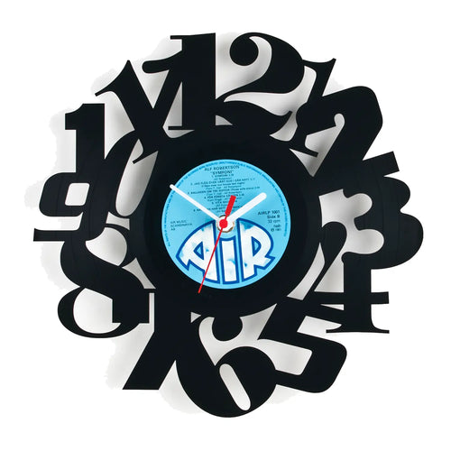 Schallplattenuhr mit schwarzen vinyl, weißen zahlen und blauem air band logo im ziffernblatt 2 design