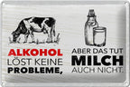Rustikales silbernes blechschild 20x30cm mit schwarz-weißen skizzen von kuh und milchflasche und rotem schwarzem text