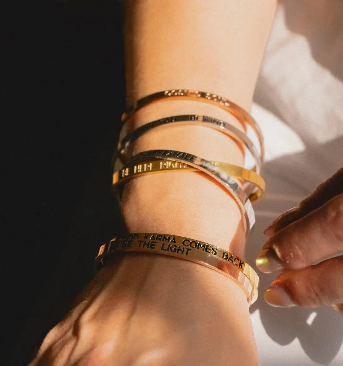 Armreif mit Gravur | rosé vergoldet | Be the light