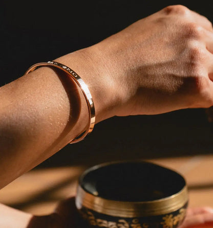 Armreif mit Gravur | rosé vergoldet | Cosmic Soul