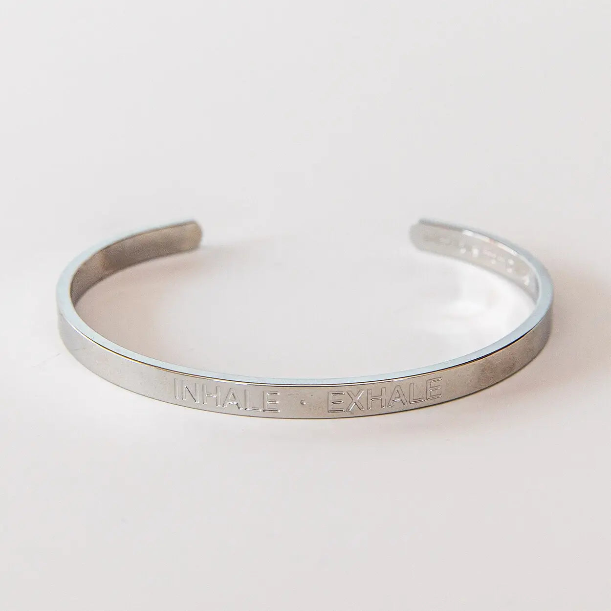 Armreif mit Gravur | Silber | Inhale - Exhale - neutral