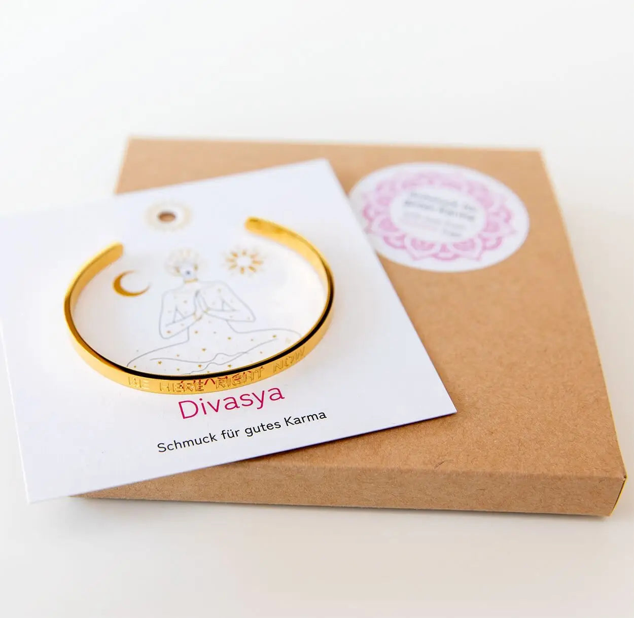 Armreif mit Gravur | vergoldet | Be here right now