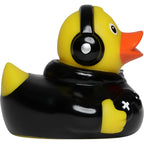 Gelbe badeente gamer von schnabels mit schwarzen kopfhörern und jacke hält spielcontroller perfekt für videospielefans