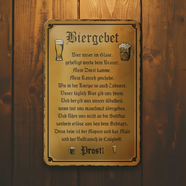 Rustikales Metallschild mit warmem goldbraunem Patina und schwarzer Serifenschrift mit deutschem Bierspruch biergebet