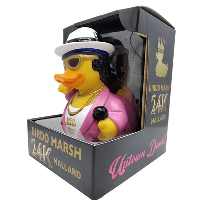 Eine gelbe gummiente namens birdo marsh als stylisher rapper mit weißem fedora goldenen sonnenbrillen und mikrofon