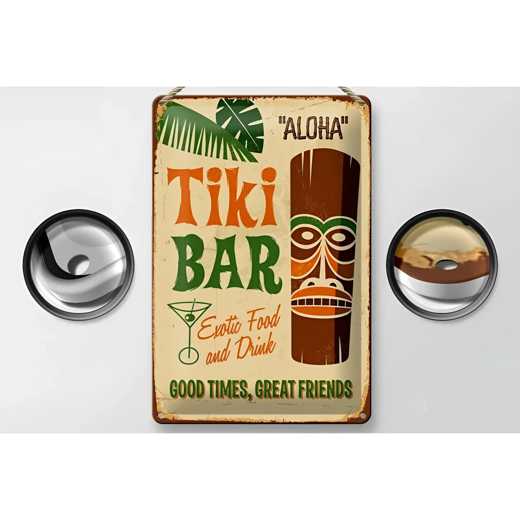 Rustikales vintage-metallschild 20x30cm mit tiki bar design in orange und grün mit tribalmaske und tropischen blättern