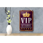 Maroon rechteckiges blechschild vip 18 jahre lila weiß mit gold krone und stern dekoration 12x18cm