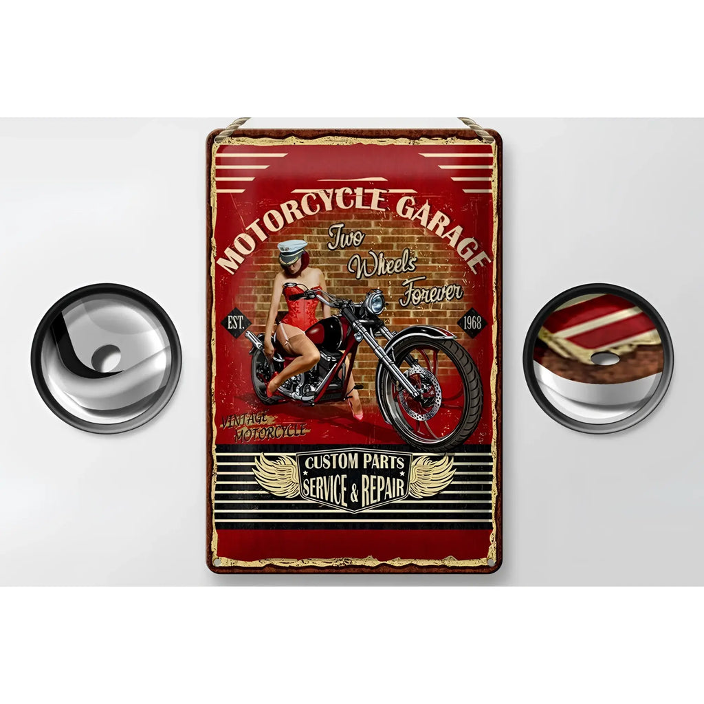 Vintage rotes blechschild mit frau im roten outfit auf klassischem motorrad vor ziegelwand 20x30cm retro style