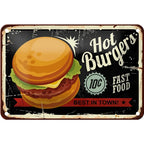 Rustikales schwarzes blechschild mit bunter illustration eines klassischen cheeseburgers in 18x12cm zur dekoration