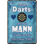 Blaues vintage blechschild 20x30cm mit dartboard und spruch ich liebe darts aber mein mann