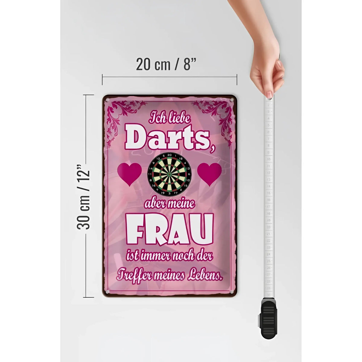 Pink rechteckiges blechschild 20x30cm mit darts spruch und floralem rand für darts fans und beziehungsbotschaft