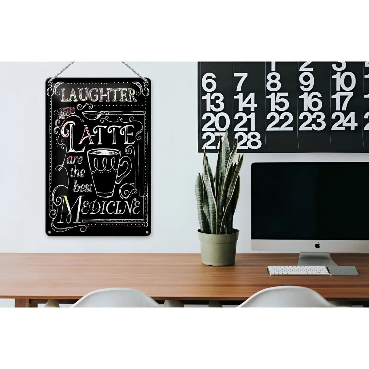 Black metalrahmen blechschild mit weißer schrift und kaffeetassensymbol sagt lachen und latte sind die beste medicine