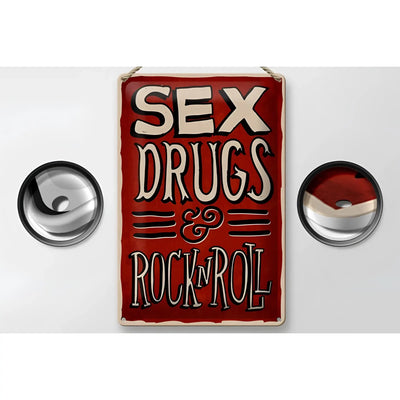 Rotes rechteckiges blechschild 20x30cm mit cremefarbenem sex drugs rock n roll schriftzug und distressed kanten