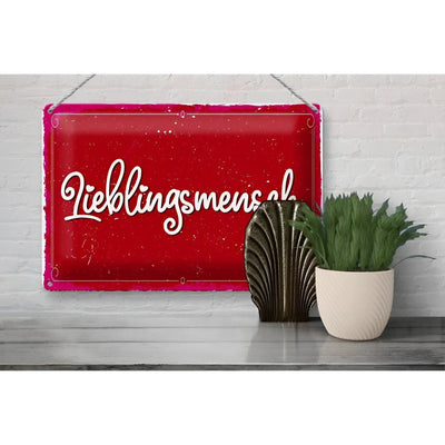Vintage rotes blechschild mit weißen kursivbuchstaben lieblingsmensa und abgenutzten kanten 30x20cm